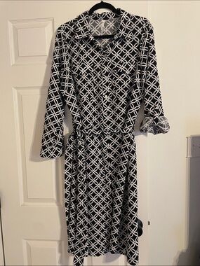 NY Collection Black and White Geometric Midi Shirt Dress with Tie Waist